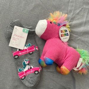 Unicorn Fun Bundle! One women’s pair of low-cut socks + a unicorn plush